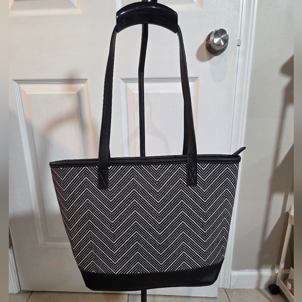 Thirty-One Little Dreamer Tote Shoulder Bag Purse Black  White Herringbone Weave